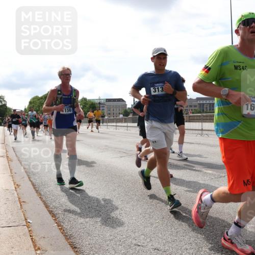 29.06.2025 - hella hamburg halbmarathon Lena Gebhardt http://msf.ph/oto/8402843 29.06.2025 10:16:21 Lombardsbrücke 156, 313, 3, 4, 16921, 1156, 1212, 1244, 1308, 1599, 1651, 1825, 2071, 2076, 2165, 2347, 2436, 2803, 2835, 2912, 3030, 3134, 3156, 3167, 3484, 3648, 3687, 4478, 4583, 4637, 4828, 5046, 5294, 5423, 6024, 6488, 7158, 7358, 7753, 7897, 8169, 8274, 8295, 8554, 8597, 8645, 8707, 8746, 8847, 8857, 8885, 9601, 9628, 9664, 9675, 9784, 9802, 9810, 9881, 10076, 10107, 10139, 10141, 10183, 10292, 10844, 10990, 11113, 11303, 11344, 11345, 11478, 11774, 11783, 11818, 12427 meine-sportfotos.de