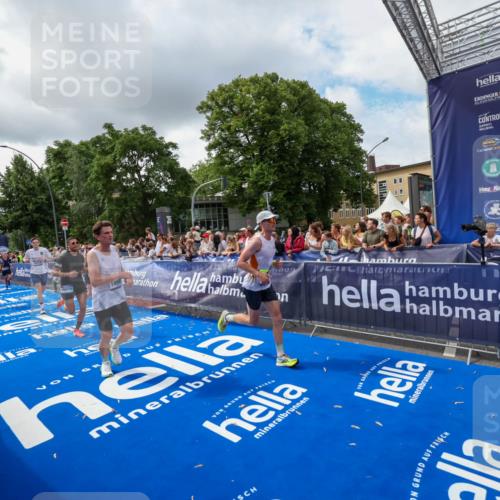 29.06.2025 - hella hamburg halbmarathon Zöllner http://msf.ph/oto/8402909 29.06.2025 10:38:32 Ziel 1710, 2745, 3014, 3790, 8571, 14905, 14992, 16075, 16280, 18357, 18761 meine-sportfotos.de