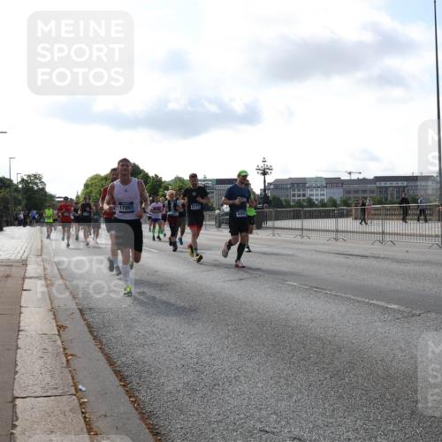 29.06.2025 - hella hamburg halbmarathon Lena Gebhardt http://msf.ph/oto/8402936 29.06.2025 09:49:12 Lombardsbrücke 17097, 6771, 5050, 1042, 1571, 1600, 1603, 2044, 2262, 2707, 2745, 2797, 2849, 2980, 3014, 3116, 3547, 4062, 4148, 4381, 4766, 5003, 5050, 5124, 5307, 5648, 5889, 6037, 6047, 6149, 6771, 7109, 7310, 7482, 7743, 7981, 8002, 8121, 8358, 9640, 9643, 10190, 10369, 10451, 10738, 10877, 11106, 11177, 11423, 11447, 11952, 12044, 12088, 12091, 12098, 12168, 12739, 13064, 13137, 13158, 13190, 13372, 13755, 13900, 14075, 14311, 14603, 14667 meine-sportfotos.de