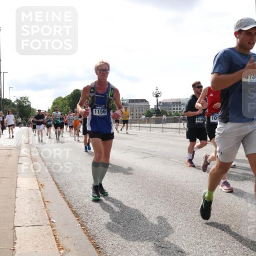 29.06.2025 - hella hamburg halbmarathon Lena Gebhardt http://msf.ph/oto/8402944 29.06.2025 10:16:21 Lombardsbrücke 1156, 1538, 101, 134, 1156, 1212, 1244, 1308, 1599, 1651, 1825, 2071, 2076, 2165, 2347, 2436, 2803, 2835, 2912, 3030, 3134, 3156, 3167, 3484, 3648, 3687, 4478, 4583, 4637, 4828, 5046, 5294, 5423, 6024, 6488, 7158, 7358, 7753, 7897, 8169, 8274, 8295, 8554, 8597, 8645, 8707, 8746, 8847, 8857, 8885, 9601, 9628, 9664, 9675, 9784, 9802, 9810, 9881, 10076, 10107, 10139, 10141, 10183, 10292, 10844, 10990, 11113, 11303, 11344, 11345, 11478, 11774, 11783, 11818, 12427 meine-sportfotos.de