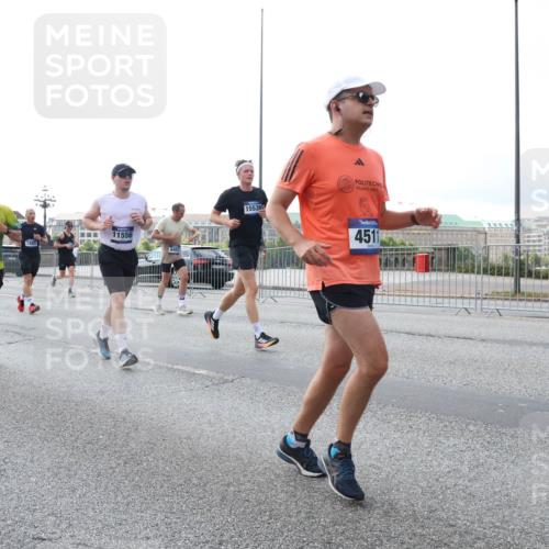 29.06.2025 - hella hamburg halbmarathon Lena Gebhardt http://msf.ph/oto/8402976 29.06.2025 10:03:30 Lombardsbrücke 18028, 11556, 155394, 1863, 4511, 1114, 1135, 1138, 1161, 1414, 1450, 1885, 2277, 2594, 2619, 2683, 2759, 2780, 2782, 3572, 4307, 4511, 5384, 5396, 5464, 6208, 6391, 6453, 7006, 7210, 7211, 7277, 7278, 7279, 7290, 7706, 7935, 8484, 8727, 9439, 9453, 10389, 10824, 11402, 11556, 12169, 12177, 12211, 12212, 12377, 12422, 12843, 13036, 13474, 13664, 13732, 13793, 13857, 13874, 13976, 15539, 15643, 15859, 16371, 16621, 17226, 17550, 18028 meine-sportfotos.de