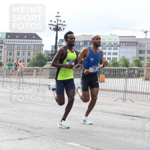 29.06.2025 - hella hamburg halbmarathon Lena Gebhardt http://msf.ph/oto/8403014 29.06.2025 09:31:29 Lombardsbrücke 15, 1, 2, 4, 5, 6, 7, 8, 9, 10, 11, 13, 15, 16, 22, 23, 25, 58, 59 meine-sportfotos.de