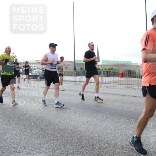 29.06.2025 - hella hamburg halbmarathon Lena Gebhardt http://msf.ph/oto/8403015 29.06.2025 10:03:30 Lombardsbrücke 114, 18028, 1885, 11556, 6453, 4511, 1114, 1135, 1138, 1161, 1414, 1450, 1885, 2277, 2594, 2619, 2683, 2759, 2780, 2782, 3572, 4307, 4511, 5384, 5396, 5464, 6208, 6391, 6453, 7006, 7210, 7211, 7277, 7278, 7279, 7290, 7706, 7935, 8484, 8727, 9439, 9453, 10389, 10824, 11402, 11556, 12169, 12177, 12211, 12212, 12377, 12422, 12843, 13036, 13474, 13664, 13732, 13793, 13857, 13874, 13976, 15539, 15643, 15859, 16371, 16621, 17226, 17550, 18028 meine-sportfotos.de