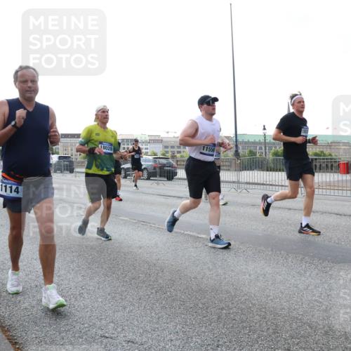 29.06.2025 - hella hamburg halbmarathon Lena Gebhardt http://msf.ph/oto/8403098 29.06.2025 10:03:30 Lombardsbrücke 7277, 727, 7277, 1114, 18028, 11556, 1114, 1135, 1138, 1161, 1414, 1450, 1885, 2277, 2594, 2619, 2683, 2759, 2780, 2782, 3572, 4307, 4511, 5384, 5396, 5464, 6208, 6391, 6453, 7006, 7210, 7211, 7277, 7278, 7279, 7290, 7706, 7935, 8484, 8727, 9439, 9453, 10389, 10824, 11402, 11556, 12169, 12177, 12211, 12212, 12377, 12422, 12843, 13036, 13474, 13664, 13732, 13793, 13857, 13874, 13976, 15539, 15643, 15859, 16371, 16621, 17226, 17550, 18028 meine-sportfotos.de