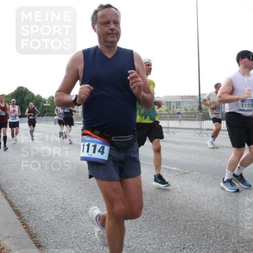29.06.2025 - hella hamburg halbmarathon Lena Gebhardt http://msf.ph/oto/8403122 29.06.2025 10:03:31 Lombardsbrücke 7279, 7277, 7278, 639, 1637, 1114, 6453, 11556, 1114, 1135, 1138, 1161, 1367, 1414, 1450, 1885, 2277, 2594, 2619, 2683, 2759, 2780, 2782, 3572, 4307, 4511, 5384, 5396, 5464, 6208, 6391, 6453, 7006, 7210, 7211, 7277, 7278, 7279, 7290, 7706, 7935, 8484, 8727, 9280, 9439, 9453, 10389, 10824, 11402, 11556, 12169, 12177, 12211, 12212, 12377, 12843, 13036, 13474, 13664, 13732, 13793, 13857, 13874, 13976, 15539, 15643, 15859, 16371, 16621, 17226, 17550, 18028 meine-sportfotos.de