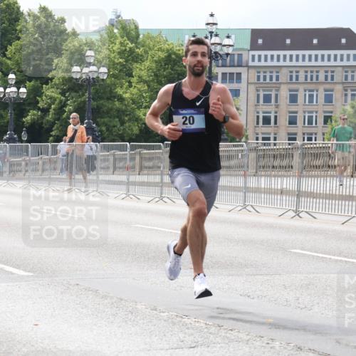 29.06.2025 - hella hamburg halbmarathon Lena Gebhardt http://msf.ph/oto/8403132 29.06.2025 09:31:36 Lombardsbrücke 20, 20, 1, 2, 4, 5, 6, 7, 8, 9, 10, 11, 13, 15, 16, 20, 22, 23, 25, 58, 59 meine-sportfotos.de