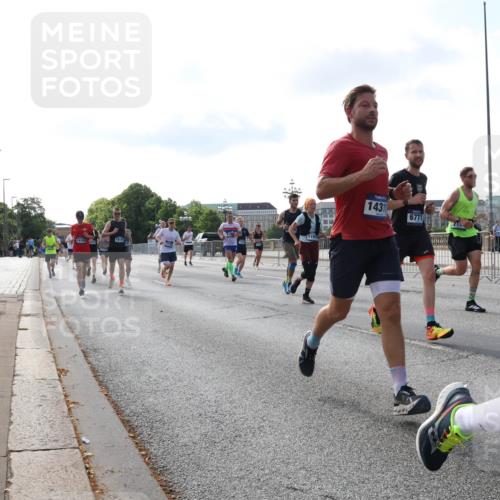 29.06.2025 - hella hamburg halbmarathon Lena Gebhardt http://msf.ph/oto/8403146 29.06.2025 09:49:14 Lombardsbrücke 14311, 1042, 1571, 1600, 1603, 2044, 2707, 2745, 2750, 2797, 2849, 2980, 3014, 3116, 4062, 4148, 4381, 4766, 5003, 5050, 5124, 5648, 5889, 6037, 6047, 6149, 6771, 7109, 7310, 7482, 7743, 7981, 8002, 8121, 8358, 9640, 9643, 10190, 10369, 10451, 10738, 10877, 11106, 11177, 11423, 11447, 11952, 12088, 12091, 12098, 12168, 12739, 13064, 13137, 13158, 13190, 13372, 13755, 13900, 14075, 14311, 14359, 14603, 14667 meine-sportfotos.de