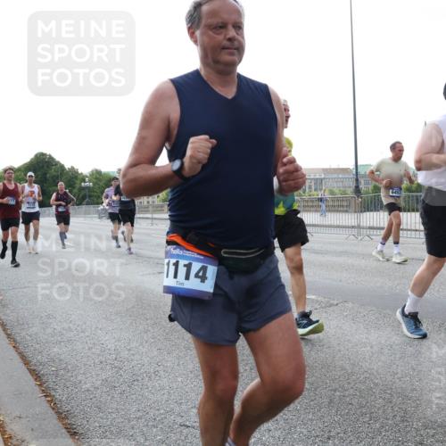 29.06.2025 - hella hamburg halbmarathon Lena Gebhardt http://msf.ph/oto/8403163 29.06.2025 10:03:31 Lombardsbrücke 7279, 77, 7278, 1114, 6453, 11556, 1114, 1135, 1138, 1161, 1367, 1414, 1450, 1885, 2277, 2594, 2619, 2683, 2759, 2780, 2782, 3572, 4307, 4511, 5384, 5396, 5464, 6208, 6391, 6453, 7006, 7210, 7211, 7277, 7278, 7279, 7290, 7706, 7935, 8484, 8727, 9280, 9439, 9453, 10389, 10824, 11402, 11556, 12169, 12177, 12211, 12212, 12377, 12843, 13036, 13474, 13664, 13732, 13793, 13857, 13874, 13976, 15539, 15643, 15859, 16371, 16621, 17226, 17550, 18028 meine-sportfotos.de