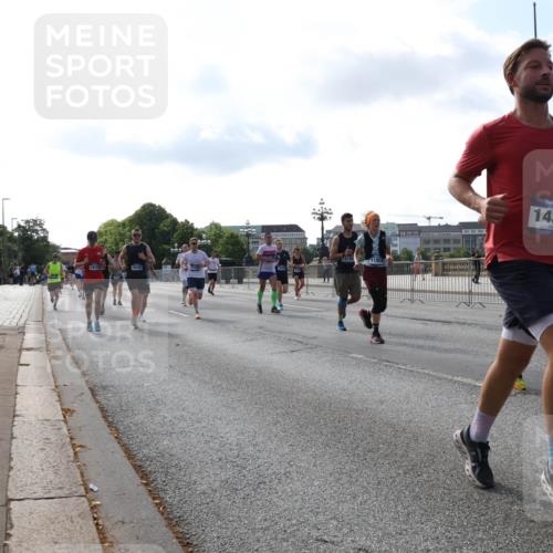 29.06.2025 - hella hamburg halbmarathon Lena Gebhardt http://msf.ph/oto/8403179 29.06.2025 09:49:14 Lombardsbrücke 18156, 18193, 14311, 1042, 1571, 1600, 1603, 2044, 2707, 2745, 2750, 2797, 2849, 2980, 3014, 3116, 4062, 4148, 4381, 4766, 5003, 5050, 5124, 5648, 5889, 6037, 6047, 6149, 6771, 7109, 7310, 7482, 7743, 7981, 8002, 8121, 8358, 9640, 9643, 10190, 10369, 10451, 10738, 10877, 11106, 11177, 11423, 11447, 11952, 12088, 12091, 12098, 12168, 12739, 13064, 13137, 13158, 13190, 13372, 13755, 13900, 14075, 14311, 14359, 14603, 14667 meine-sportfotos.de