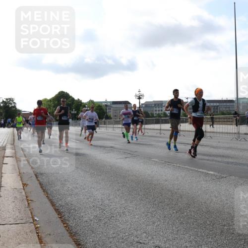29.06.2025 - hella hamburg halbmarathon Lena Gebhardt http://msf.ph/oto/8403265 29.06.2025 09:49:14 Lombardsbrücke 18156, 18193, 3158, 1195, 1042, 1571, 1600, 1603, 2044, 2707, 2745, 2750, 2797, 2849, 2980, 3014, 3116, 4062, 4148, 4381, 4766, 5003, 5050, 5124, 5648, 5889, 6037, 6047, 6149, 6771, 7109, 7310, 7482, 7743, 7981, 8002, 8121, 8358, 9640, 9643, 10190, 10369, 10451, 10738, 10877, 11106, 11177, 11423, 11447, 11952, 12088, 12091, 12098, 12168, 12739, 13064, 13137, 13158, 13190, 13372, 13755, 13900, 14075, 14311, 14359, 14603, 14667 meine-sportfotos.de