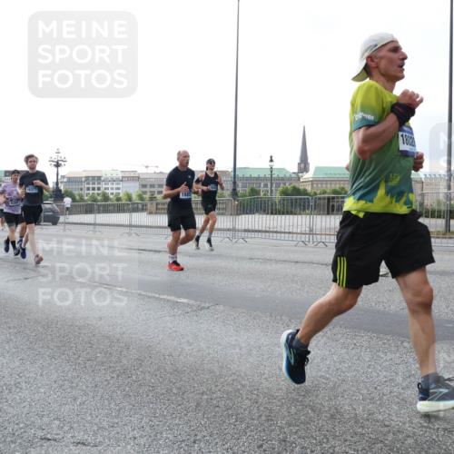 29.06.2025 - hella hamburg halbmarathon Lena Gebhardt http://msf.ph/oto/8403353 29.06.2025 10:03:31 Lombardsbrücke 7278, 6391, 16371, 1802, 1114, 1135, 1138, 1161, 1367, 1414, 1450, 1885, 2277, 2594, 2619, 2683, 2759, 2780, 2782, 3572, 4307, 4511, 5384, 5396, 5464, 6208, 6391, 6453, 7006, 7210, 7211, 7277, 7278, 7279, 7290, 7706, 7935, 8484, 8727, 9280, 9439, 9453, 10389, 10824, 11402, 11556, 12169, 12177, 12211, 12212, 12377, 12843, 13036, 13474, 13664, 13732, 13793, 13857, 13874, 13976, 15539, 15643, 15859, 16371, 16621, 17226, 17550, 18028 meine-sportfotos.de