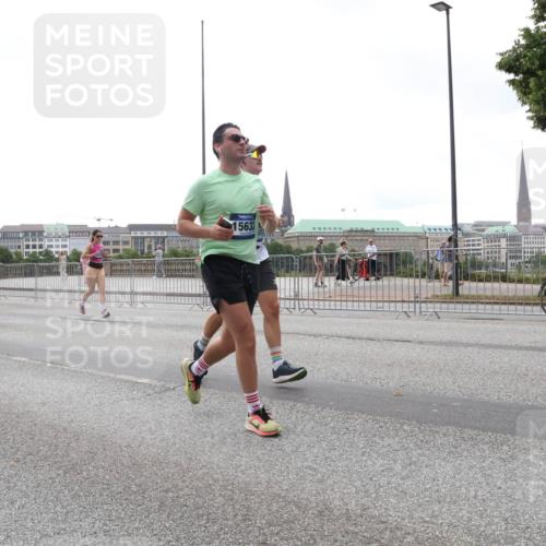29.06.2025 - hella hamburg halbmarathon Lena Gebhardt http://msf.ph/oto/8403388 29.06.2025 10:50:10 Lombardsbrücke 7449, 575, 16365, 15633, 1040, 1041, 1259, 1487, 1511, 1828, 2047, 2212, 2466, 2862, 2997, 3203, 3680, 3701, 3710, 3805, 3897, 4090, 4168, 4870, 5076, 5119, 5694, 5749, 5751, 5997, 6680, 6830, 7366, 7677, 7679, 7721, 7722, 7755, 8065, 8254, 9015, 9605, 9940, 10060, 10286, 10403, 10617, 10683, 11030, 11426, 11696, 11716, 11760, 12079, 12124, 13127, 13128, 13309, 13381, 13744, 13764, 13846, 13887, 14102, 14144, 14505, 14545, 14591, 14692, 14940, 15230, 15626 meine-sportfotos.de