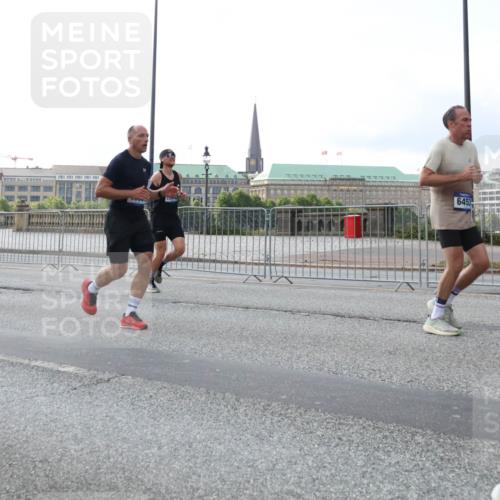 29.06.2025 - hella hamburg halbmarathon Lena Gebhardt http://msf.ph/oto/8403424 29.06.2025 10:03:32 Lombardsbrücke 7530, 6453, 1114, 1135, 1138, 1161, 1367, 1414, 1450, 1885, 2277, 2594, 2619, 2683, 2759, 2780, 2782, 3572, 4307, 4511, 5384, 5396, 5464, 6208, 6391, 6453, 7006, 7210, 7211, 7277, 7278, 7279, 7290, 7706, 7935, 8484, 8727, 9280, 9439, 9453, 10389, 10824, 11402, 11556, 12169, 12177, 12211, 12212, 12377, 12843, 13036, 13474, 13664, 13732, 13793, 13857, 13874, 13976, 15539, 15643, 15859, 16371, 16621, 17226, 17550, 18028 meine-sportfotos.de