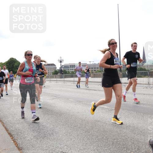 29.06.2025 - hella hamburg halbmarathon Lena Gebhardt http://msf.ph/oto/8403439 29.06.2025 10:24:03 Lombardsbrücke 1444, 5055, 217, 15352, 10075, 1005, 1009, 1304, 1389, 1444, 1545, 2125, 2132, 2489, 3013, 3185, 3285, 3579, 4122, 4597, 4646, 4684, 4719, 4990, 4993, 5039, 5055, 5160, 5258, 5260, 5358, 5661, 5954, 6524, 6526, 6747, 7013, 7426, 7528, 7920, 8031, 8141, 8149, 8167, 8181, 8187, 8297, 8502, 8676, 8717, 9063, 9217, 9603, 9715, 10649, 11044, 11300, 11306, 11347, 11415, 11454, 11793, 12210, 13149, 13711, 14521, 15739, 15853 meine-sportfotos.de