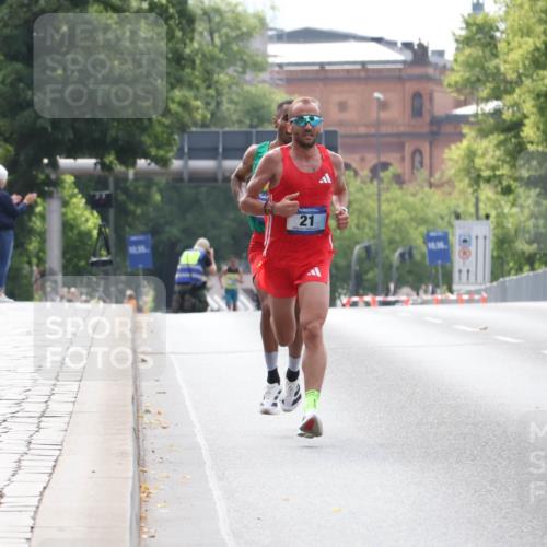 29.06.2025 - hella hamburg halbmarathon Lena Gebhardt http://msf.ph/oto/8403441 29.06.2025 09:32:05 Lombardsbrücke 10, 55, 21, 10, 06, 15, 20, 58 meine-sportfotos.de