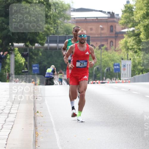 29.06.2025 - hella hamburg halbmarathon Lena Gebhardt http://msf.ph/oto/8403486 29.06.2025 09:32:06 Lombardsbrücke 21, 15, 20, 58 meine-sportfotos.de