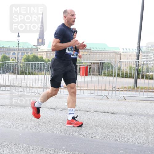 29.06.2025 - hella hamburg halbmarathon Lena Gebhardt http://msf.ph/oto/8403496 29.06.2025 10:03:32 Lombardsbrücke 1885, 15643, 1114, 1135, 1138, 1161, 1367, 1414, 1450, 1885, 2277, 2594, 2619, 2683, 2759, 2780, 2782, 3572, 4307, 4511, 5384, 5396, 5464, 6208, 6391, 6453, 7006, 7210, 7211, 7277, 7278, 7279, 7290, 7706, 7935, 8484, 8727, 9280, 9439, 9453, 10389, 10824, 11402, 11556, 12169, 12177, 12211, 12212, 12377, 12843, 13036, 13474, 13664, 13732, 13793, 13857, 13874, 13976, 15539, 15643, 15859, 16371, 16621, 17226, 17550, 18028 meine-sportfotos.de