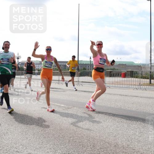 29.06.2025 - hella hamburg halbmarathon Lena Gebhardt http://msf.ph/oto/8403499 29.06.2025 10:16:25 Lombardsbrücke 10141, 10139, 1212, 11344, 1645, 11345, 1156, 1212, 1244, 1308, 1599, 1651, 1825, 2071, 2076, 2165, 2347, 2436, 2803, 2835, 2912, 3030, 3134, 3156, 3176, 3484, 3648, 3687, 4478, 4583, 4637, 4828, 5036, 5037, 5046, 5294, 5423, 6024, 6488, 7158, 7358, 7753, 7897, 8169, 8274, 8295, 8317, 8554, 8597, 8645, 8707, 8847, 8857, 9601, 9628, 9664, 9676, 9784, 9802, 9810, 9881, 10076, 10107, 10139, 10141, 10183, 10232, 10292, 10844, 10990, 11113, 11344, 11345, 11818 meine-sportfotos.de