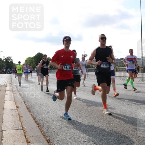 29.06.2025 - hella hamburg halbmarathon Lena Gebhardt http://msf.ph/oto/8403520 29.06.2025 09:49:16 Lombardsbrücke 6149, 18193, 15410, 18156, 2849, 1042, 1571, 1600, 1603, 2044, 2707, 2745, 2750, 2797, 2849, 2980, 3014, 3116, 4062, 4148, 4766, 5003, 5050, 5124, 5648, 5889, 6037, 6047, 6149, 6771, 7035, 7109, 7310, 7482, 7743, 7981, 8002, 8121, 8358, 9640, 9643, 10190, 10369, 10451, 10738, 10877, 11106, 11177, 11423, 11447, 11952, 12088, 12091, 12098, 12168, 12739, 13064, 13137, 13158, 13190, 13372, 13755, 13900, 14075, 14311, 14359, 14603, 14629, 14667 meine-sportfotos.de