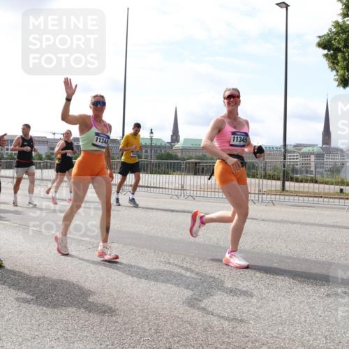 29.06.2025 - hella hamburg halbmarathon Lena Gebhardt http://msf.ph/oto/8403540 29.06.2025 10:16:26 Lombardsbrücke 10139, 11344, 11345, 1156, 1212, 1244, 1308, 1599, 1651, 1825, 2071, 2076, 2165, 2347, 2436, 2803, 2835, 2912, 3030, 3134, 3156, 3176, 3484, 3648, 3687, 4478, 4583, 4637, 4828, 5036, 5037, 5046, 5294, 5423, 6024, 6488, 7158, 7358, 7753, 7897, 8169, 8274, 8295, 8317, 8554, 8597, 8645, 8707, 8847, 8857, 9601, 9628, 9664, 9676, 9784, 9802, 9810, 9881, 10076, 10107, 10139, 10141, 10183, 10232, 10292, 10844, 10990, 11344, 11345, 11818 meine-sportfotos.de