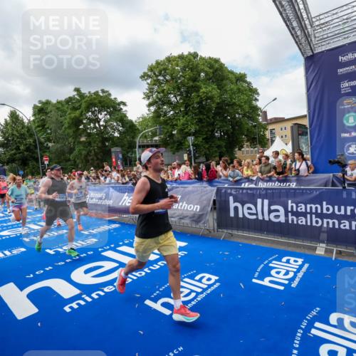 29.06.2025 - hella hamburg halbmarathon Zöllner http://msf.ph/oto/8403543 29.06.2025 10:39:06 Ziel 1164, 1445, 1803, 2262, 3136, 4359, 4759, 6682, 6686, 6687, 11447, 11619, 12137, 15561, 15873, 16820, 18734, 19151 meine-sportfotos.de
