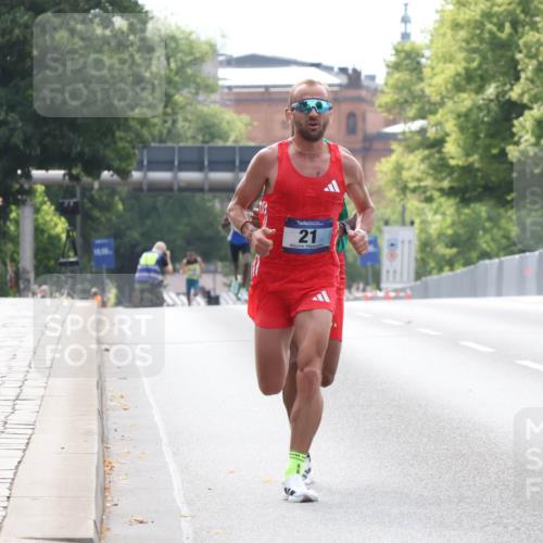 29.06.2025 - hella hamburg halbmarathon Lena Gebhardt http://msf.ph/oto/8403573 29.06.2025 09:32:07 Lombardsbrücke 21, 15, 20, 58 meine-sportfotos.de
