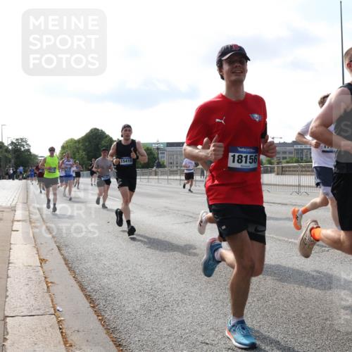 29.06.2025 - hella hamburg halbmarathon Lena Gebhardt http://msf.ph/oto/8403583 29.06.2025 09:49:17 Lombardsbrücke 3116, 15410, 18156, 8193, 1042, 1571, 1600, 1603, 2044, 2707, 2745, 2750, 2797, 2849, 2980, 3014, 3116, 4062, 4148, 4766, 5003, 5050, 5124, 5648, 5889, 6037, 6047, 6149, 6771, 7035, 7109, 7310, 7482, 7743, 7981, 8002, 8121, 8358, 9640, 9643, 10369, 10451, 10738, 10877, 11106, 11177, 11423, 11447, 11952, 12088, 12091, 12098, 12168, 12739, 13064, 13137, 13158, 13190, 13372, 13755, 13900, 14075, 14311, 14359, 14603, 14629, 14667 meine-sportfotos.de