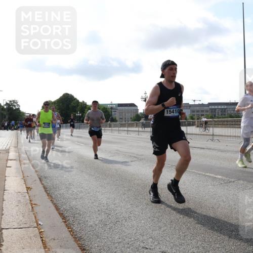 29.06.2025 - hella hamburg halbmarathon Lena Gebhardt http://msf.ph/oto/8403727 29.06.2025 09:49:18 Lombardsbrücke 3116, 15410, 1042, 1571, 1600, 1603, 2044, 2707, 2745, 2750, 2797, 2849, 2980, 3014, 3116, 4062, 4148, 4766, 5003, 5050, 5124, 5648, 5889, 6037, 6047, 6149, 6771, 7035, 7109, 7310, 7482, 7743, 7981, 8002, 8358, 9640, 9643, 10369, 10451, 10738, 10877, 11106, 11177, 11423, 11447, 11952, 12088, 12091, 12098, 12168, 12739, 13064, 13137, 13158, 13190, 13372, 13755, 13900, 14075, 14311, 14359, 14603, 14629, 14667 meine-sportfotos.de