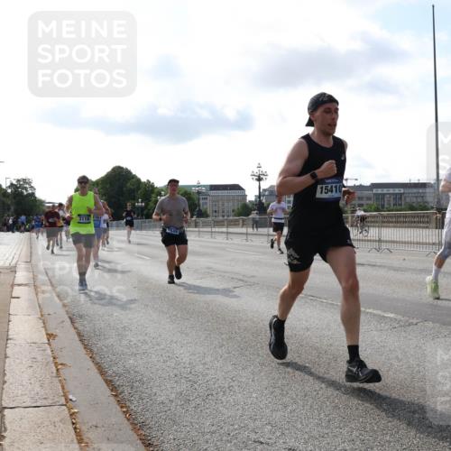 29.06.2025 - hella hamburg halbmarathon Lena Gebhardt http://msf.ph/oto/8403755 29.06.2025 09:49:18 Lombardsbrücke 3116, 15410, 1042, 1571, 1600, 1603, 2044, 2707, 2745, 2750, 2797, 2849, 2980, 3014, 3116, 4062, 4148, 4766, 5003, 5050, 5124, 5648, 5889, 6037, 6047, 6149, 6771, 7035, 7109, 7310, 7482, 7743, 7981, 8002, 8358, 9640, 9643, 10369, 10451, 10738, 10877, 11106, 11177, 11423, 11447, 11952, 12088, 12091, 12098, 12168, 12739, 13064, 13137, 13158, 13190, 13372, 13755, 13900, 14075, 14311, 14359, 14603, 14629, 14667 meine-sportfotos.de