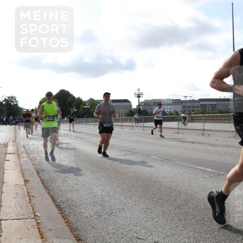 29.06.2025 - hella hamburg halbmarathon Lena Gebhardt http://msf.ph/oto/8403806 29.06.2025 09:49:18 Lombardsbrücke 3116, 5648, 15410, 1042, 1571, 1600, 1603, 2044, 2707, 2745, 2750, 2797, 2849, 2980, 3014, 3116, 4062, 4148, 4766, 5003, 5050, 5124, 5648, 5889, 6037, 6047, 6149, 6771, 7035, 7109, 7310, 7482, 7743, 7981, 8002, 8358, 9640, 9643, 10369, 10451, 10738, 10877, 11106, 11177, 11423, 11447, 11952, 12088, 12091, 12098, 12168, 12739, 13064, 13137, 13158, 13190, 13372, 13755, 13900, 14075, 14311, 14359, 14603, 14629, 14667 meine-sportfotos.de