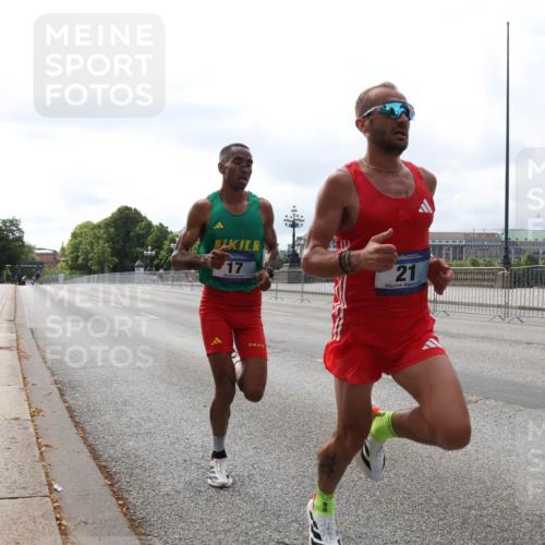 29.06.2025 - hella hamburg halbmarathon Lena Gebhardt http://msf.ph/oto/8403840 29.06.2025 09:32:10 Lombardsbrücke 17, 21, 15, 17, 20, 21, 58 meine-sportfotos.de