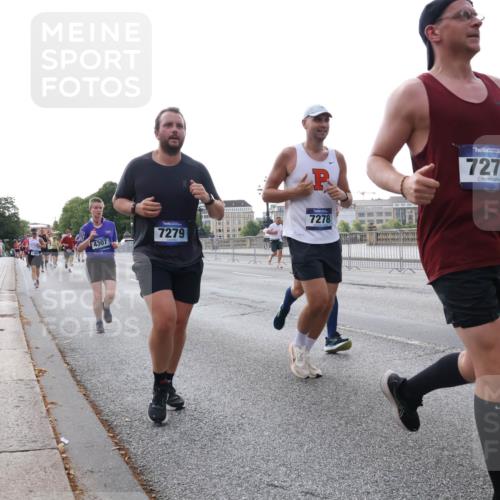 29.06.2025 - hella hamburg halbmarathon Lena Gebhardt http://msf.ph/oto/8403866 29.06.2025 10:03:34 Lombardsbrücke 4307, 7279, 7278, 7277, 639, 1114, 1135, 1138, 1161, 1367, 1414, 1450, 1885, 2277, 2594, 2619, 2683, 2759, 2782, 3572, 4307, 4511, 5384, 5396, 5464, 6391, 6453, 7006, 7211, 7277, 7278, 7279, 7290, 7306, 7706, 7935, 8484, 8727, 9280, 9439, 9453, 10389, 10824, 11402, 11556, 12177, 12211, 12212, 12377, 12843, 13036, 13474, 13732, 13793, 13857, 13874, 13976, 15539, 15643, 15859, 16371, 16621, 17226, 17550, 18028 meine-sportfotos.de