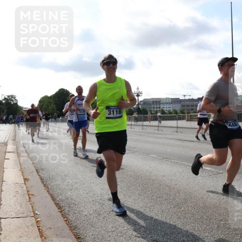 29.06.2025 - hella hamburg halbmarathon Lena Gebhardt http://msf.ph/oto/8403963 29.06.2025 09:49:19 Lombardsbrücke 18188, 3116, 648, 1042, 1571, 1600, 1603, 2044, 2707, 2745, 2750, 2797, 2849, 2980, 3014, 3116, 4062, 4148, 4766, 5003, 5050, 5124, 5648, 5889, 6037, 6047, 6095, 6149, 6771, 7035, 7109, 7310, 7482, 7743, 7981, 8002, 8358, 9640, 9643, 10369, 10451, 10738, 10877, 11106, 11177, 11423, 11447, 11952, 12088, 12091, 12098, 12168, 12739, 13064, 13137, 13158, 13190, 13372, 13755, 13900, 14075, 14311, 14359, 14603, 14629, 14667, 14789, 15094 meine-sportfotos.de