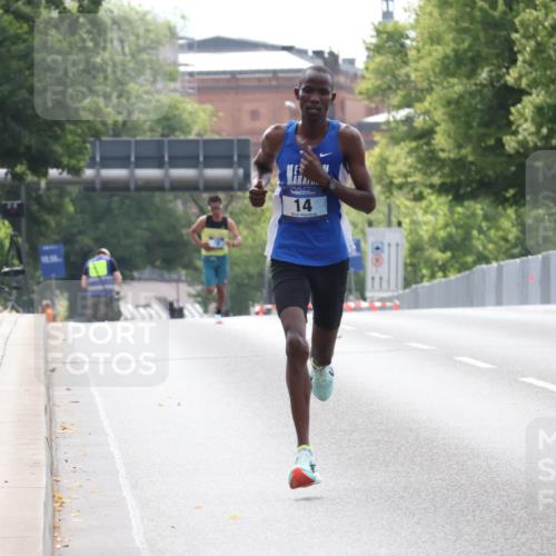 29.06.2025 - hella hamburg halbmarathon Lena Gebhardt http://msf.ph/oto/8404007 29.06.2025 09:32:17 Lombardsbrücke 14, 17, 20, 21 meine-sportfotos.de