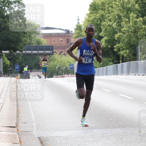 29.06.2025 - hella hamburg halbmarathon Lena Gebhardt http://msf.ph/oto/8404132 29.06.2025 09:32:18 Lombardsbrücke 10, 56, 14, 14, 17, 20, 21 meine-sportfotos.de
