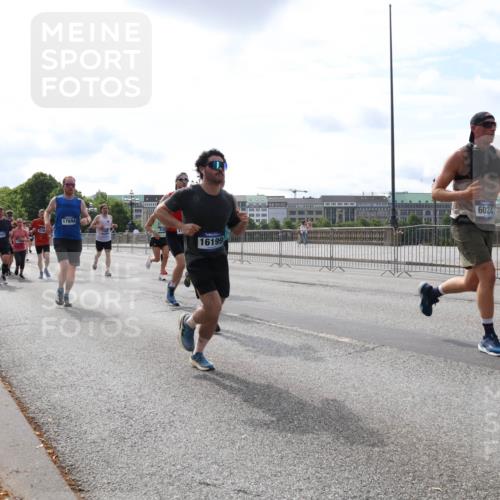 29.06.2025 - hella hamburg halbmarathon Lena Gebhardt http://msf.ph/oto/8404183 29.06.2025 10:16:29 Lombardsbrücke 17694, 6024, 124, 1794, 16199, 1212, 1244, 1308, 1599, 1825, 2071, 2165, 2347, 2436, 2803, 2835, 2912, 3030, 3088, 3134, 3156, 3176, 3484, 3648, 3687, 4478, 4583, 4637, 4828, 5036, 5037, 5046, 5294, 6024, 6488, 6742, 6941, 7158, 7358, 7753, 8169, 8274, 8295, 8317, 8597, 8619, 8645, 8707, 8847, 8857, 9332, 9492, 9601, 9628, 9664, 9676, 9802, 9810, 9881, 10076, 10107, 10139, 10141, 10183, 10232, 10292, 10844, 10990, 11344, 11345 meine-sportfotos.de