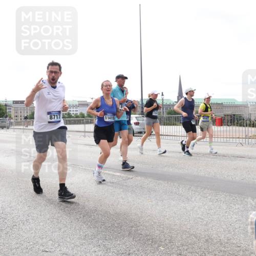 29.06.2025 - hella hamburg halbmarathon Lena Gebhardt http://msf.ph/oto/8404184 29.06.2025 10:24:08 Lombardsbrücke 110, 8717, 11415, 4597, 189, 1005, 1009, 1064, 1389, 1444, 1545, 2125, 2132, 2477, 2489, 3013, 3185, 3285, 3579, 4122, 4162, 4464, 4597, 4646, 4684, 4719, 4990, 4993, 5039, 5055, 5258, 5260, 5358, 5661, 5954, 6478, 6524, 6526, 6747, 7013, 7426, 7528, 7920, 7975, 8031, 8141, 8149, 8167, 8181, 8187, 8297, 8502, 8676, 8717, 9063, 9217, 9603, 9715, 10649, 11044, 11306, 11347, 11415, 11454, 11793, 12210, 13149, 13573, 13711, 14521, 15739, 15853 meine-sportfotos.de
