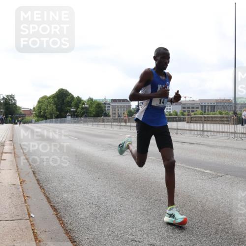 29.06.2025 - hella hamburg halbmarathon Lena Gebhardt http://msf.ph/oto/8404213 29.06.2025 09:32:20 Lombardsbrücke 14, 14, 17, 20, 21 meine-sportfotos.de