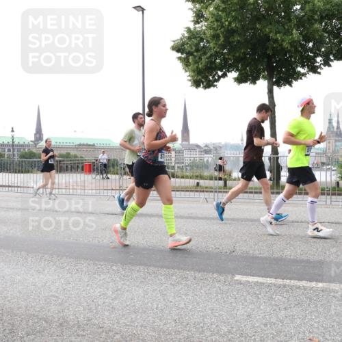 29.06.2025 - hella hamburg halbmarathon Lena Gebhardt http://msf.ph/oto/8404279 29.06.2025 10:50:15 Lombardsbrücke 5997, 7722, 1259, 1487, 1511, 1828, 2047, 2212, 3203, 3680, 3701, 3710, 3805, 3897, 4090, 4168, 4870, 4961, 5119, 5131, 5749, 5751, 5997, 6680, 6830, 7366, 7505, 7677, 7721, 7722, 7755, 8065, 8254, 8299, 9015, 9605, 9940, 10060, 10286, 10617, 10683, 10744, 11030, 11426, 11696, 11716, 11760, 12079, 12124, 13127, 13128, 13309, 13381, 13744, 13846, 13887, 14102, 14144, 14505, 14545, 14591, 14692, 14940, 15230, 15626 meine-sportfotos.de