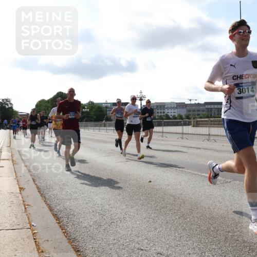 29.06.2025 - hella hamburg halbmarathon Lena Gebhardt http://msf.ph/oto/8404319 29.06.2025 09:49:22 Lombardsbrücke 532, 4766, 2960, 24, 3014, 1571, 1600, 1603, 2044, 2707, 2745, 2750, 2797, 2849, 2980, 3014, 3116, 3136, 4062, 4148, 4766, 5050, 5124, 5648, 5889, 6037, 6047, 6095, 6149, 6771, 7035, 7109, 7229, 7310, 7482, 7743, 7981, 8002, 8358, 9640, 9914, 10369, 10451, 10738, 10877, 10930, 11106, 11177, 11423, 11447, 11952, 12088, 12091, 12098, 12168, 12739, 13064, 13137, 13158, 13190, 13372, 13755, 13900, 14075, 14311, 14359, 14603, 14629, 14667, 14789, 15094 meine-sportfotos.de
