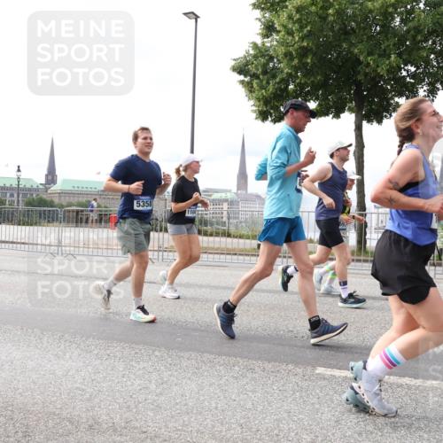 29.06.2025 - hella hamburg halbmarathon Lena Gebhardt http://msf.ph/oto/8404410 29.06.2025 10:24:09 Lombardsbrücke 5358, 1005, 1009, 1064, 1389, 1444, 1545, 2125, 2132, 2477, 2489, 3013, 3185, 3285, 3579, 3786, 4122, 4162, 4464, 4597, 4646, 4684, 4719, 4990, 4993, 5039, 5055, 5258, 5260, 5358, 5661, 5954, 6478, 6524, 6526, 7013, 7426, 7528, 7920, 7975, 8031, 8141, 8149, 8167, 8181, 8187, 8297, 8502, 8676, 8717, 9063, 9217, 9603, 10649, 11044, 11306, 11347, 11415, 11454, 11793, 12210, 13149, 13380, 13573, 13711, 14143, 14521, 15739, 15853 meine-sportfotos.de