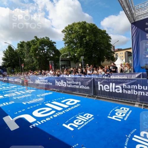 29.06.2025 - hella hamburg halbmarathon Zöllner http://msf.ph/oto/8404471 29.06.2025 10:03:06 Ziel 9, 23 meine-sportfotos.de