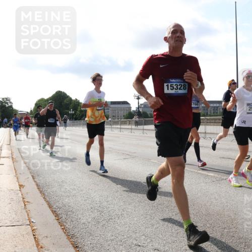 29.06.2025 - hella hamburg halbmarathon Lena Gebhardt http://msf.ph/oto/8404485 29.06.2025 09:49:23 Lombardsbrücke 15561, 140, 15328, 766, 8183, 2980, 1571, 1600, 1603, 2044, 2707, 2745, 2750, 2797, 2849, 2980, 3014, 3116, 3136, 4062, 4148, 4766, 5050, 5124, 5648, 5889, 6037, 6047, 6095, 6149, 6771, 7035, 7109, 7229, 7310, 7482, 7743, 7981, 8002, 8358, 9640, 9686, 9914, 10369, 10451, 10877, 10930, 11106, 11177, 11423, 11447, 11952, 12088, 12091, 12098, 12168, 12739, 13064, 13137, 13158, 13190, 13372, 13755, 13900, 14075, 14311, 14359, 14603, 14629, 14667, 14789, 15094 meine-sportfotos.de