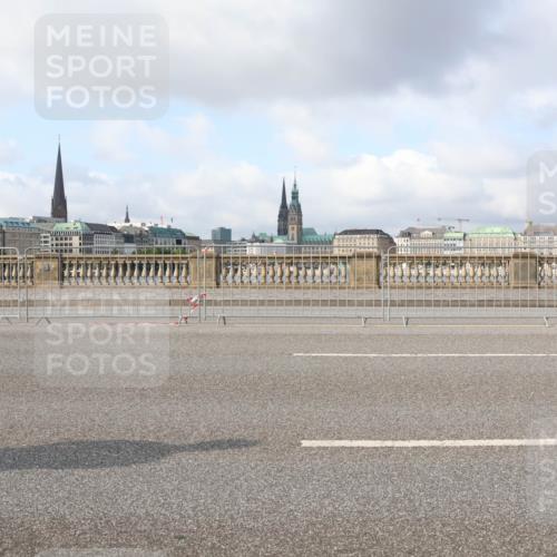 29.06.2025 - hella hamburg halbmarathon Lena Gebhardt http://msf.ph/oto/8404537 29.06.2025 08:54:14 Lombardsbrücke  meine-sportfotos.de