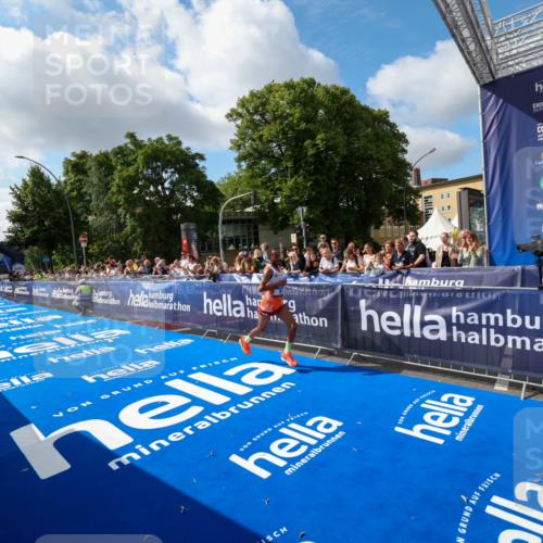 29.06.2025 - hella hamburg halbmarathon Zöllner http://msf.ph/oto/8404552 29.06.2025 10:03:07 Ziel 9, 23 meine-sportfotos.de