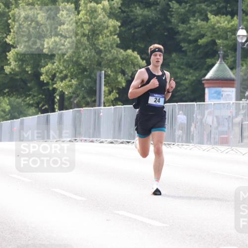 29.06.2025 - hella hamburg halbmarathon Lena Gebhardt http://msf.ph/oto/8404571 29.06.2025 09:33:08 Lombardsbrücke 24, 19 meine-sportfotos.de
