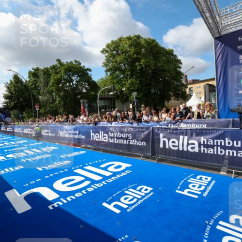 29.06.2025 - hella hamburg halbmarathon Zöllner http://msf.ph/oto/8404603 29.06.2025 10:03:08 Ziel 9, 23 meine-sportfotos.de