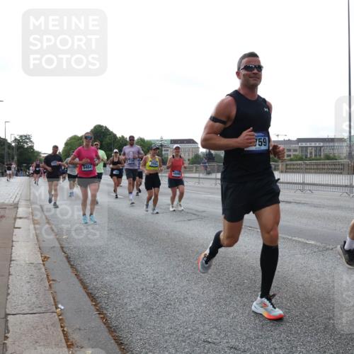 29.06.2025 - hella hamburg halbmarathon Lena Gebhardt http://msf.ph/oto/8404622 29.06.2025 10:03:42 Lombardsbrücke 137, 5464, 18999, 759, 53, 1032, 1114, 1135, 1138, 1161, 1355, 1367, 1450, 1885, 2277, 2594, 2619, 2683, 2759, 4095, 4307, 4511, 5363, 5384, 5396, 5464, 5613, 6391, 6453, 7006, 7277, 7278, 7279, 7290, 7306, 7485, 7935, 8469, 8484, 8727, 9280, 9453, 9899, 10389, 11402, 11556, 11614, 12211, 12212, 12336, 12377, 12653, 12843, 13173, 13732, 13793, 13857, 13976, 15520, 15539, 15643, 15859, 16113, 16371, 16621, 17098, 17226, 17550, 18028 meine-sportfotos.de