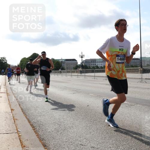 29.06.2025 - hella hamburg halbmarathon Lena Gebhardt http://msf.ph/oto/8404629 29.06.2025 09:49:24 Lombardsbrücke 15561, 14667, 1571, 1600, 1603, 2044, 2707, 2745, 2750, 2797, 2849, 2980, 3014, 3116, 3136, 4062, 4148, 4766, 5050, 5648, 5889, 6037, 6047, 6095, 6149, 6771, 7035, 7109, 7229, 7310, 7482, 7743, 7981, 8002, 8358, 8465, 9640, 9686, 9914, 10369, 10451, 10877, 10930, 11106, 11177, 11423, 11447, 11952, 12088, 12091, 12098, 12168, 12739, 13064, 13158, 13190, 13755, 13900, 14075, 14311, 14359, 14603, 14629, 14667, 14789, 15094 meine-sportfotos.de