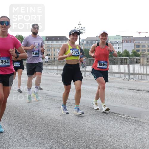 29.06.2025 - hella hamburg halbmarathon Lena Gebhardt http://msf.ph/oto/8404653 29.06.2025 10:03:43 Lombardsbrücke 8484, 16621, 5464, 15859, 5396, 2683, 18999, 1032, 1114, 1135, 1138, 1161, 1355, 1367, 1450, 1885, 2277, 2594, 2619, 2683, 2759, 4095, 4307, 4511, 5363, 5384, 5396, 5464, 5613, 6391, 6453, 7006, 7277, 7278, 7279, 7290, 7306, 7485, 7935, 8469, 8484, 8727, 9280, 9453, 9899, 10389, 11402, 11556, 11614, 12211, 12212, 12336, 12377, 12653, 12843, 13173, 13732, 13793, 13857, 13976, 15520, 15539, 15643, 15859, 16113, 16371, 16621, 17098, 17226, 17550, 18028 meine-sportfotos.de